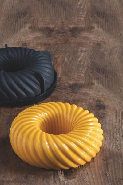 Tortiera 3D Pavocake CYCLONE esterna Ø 180, interna Ø 55 x h 57 mm - vol.1036 ml + pack - Forcone