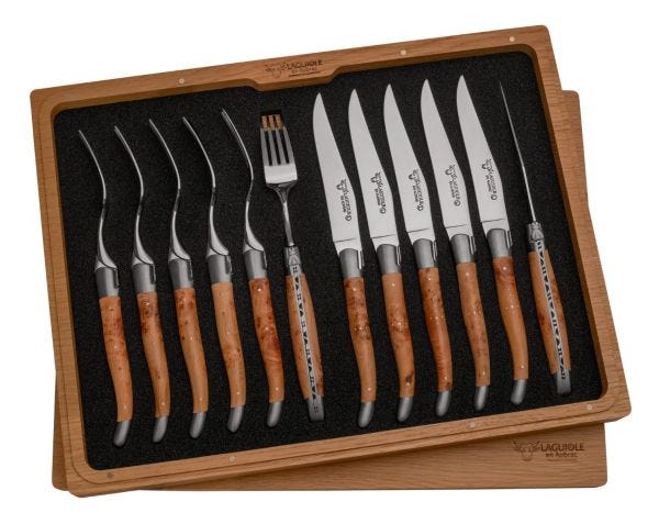 Laguiole en Aubrac: cofanetto 12 pezzi in ginepro, 6 coltelli e 6 forchette