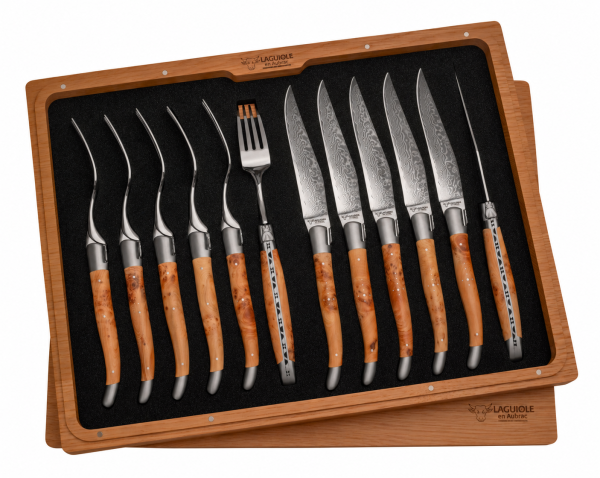 Laguiole en Aubrac: cofanetto 12 pezzi in ginepro con lame damasco, 6 coltelli e 6 forchette