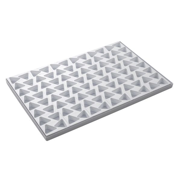 Triangle 48 x 43 x h 25 mm. 24 ml. 96 pièces. - Moule à mignon de Martellato Professional
