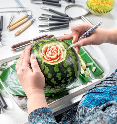 CARVING & DECORATION